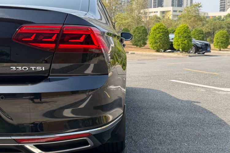 Used Volkswagen Magotan 2020 330TSI DSG Leading Model
