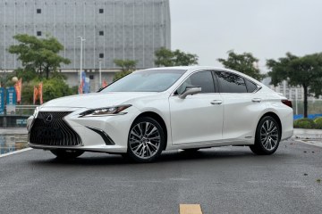 Used Lexus ES 2020 300h Premium Edition