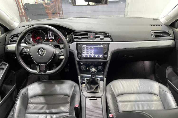 Used Volkswagen Lamando 2015 280TSI Manual Comfort Edition
