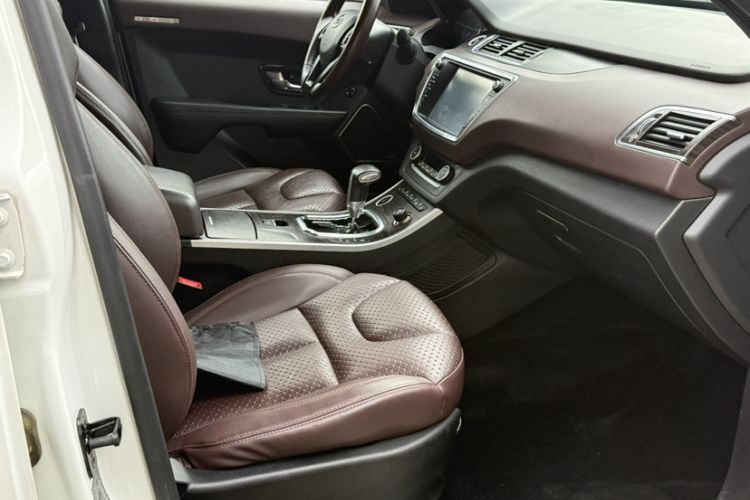 Used Land X7 2015 2.0T Panoramic Prestige Edition
