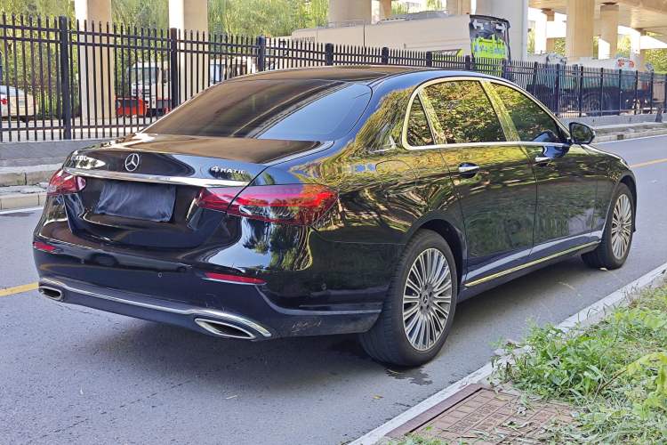 Used Mercedes-Benz E-Class 2022 Second Facelift E 300 L Luxury Edition
