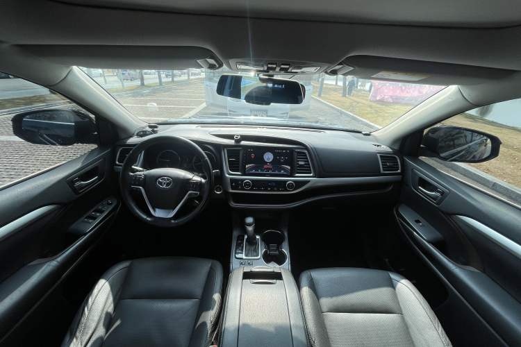 Used Toyota Highlander 2015 2.0T Four-Wheel Drive Luxury Edition 7-Seater
