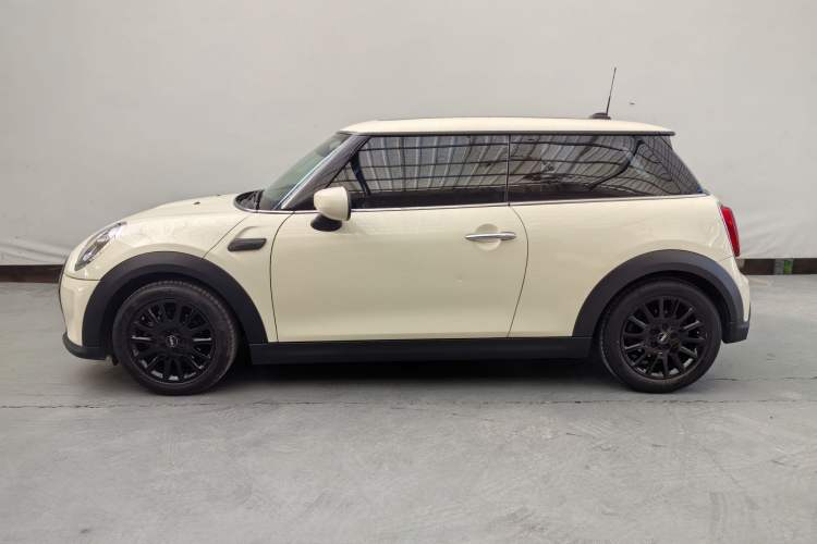 Used  MINI 2023 1.5T ONE