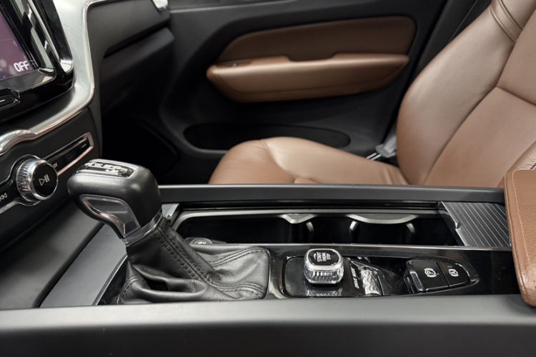 Used Volvo XC60 2019 T5 4x4 Smart Edition China VI Standard