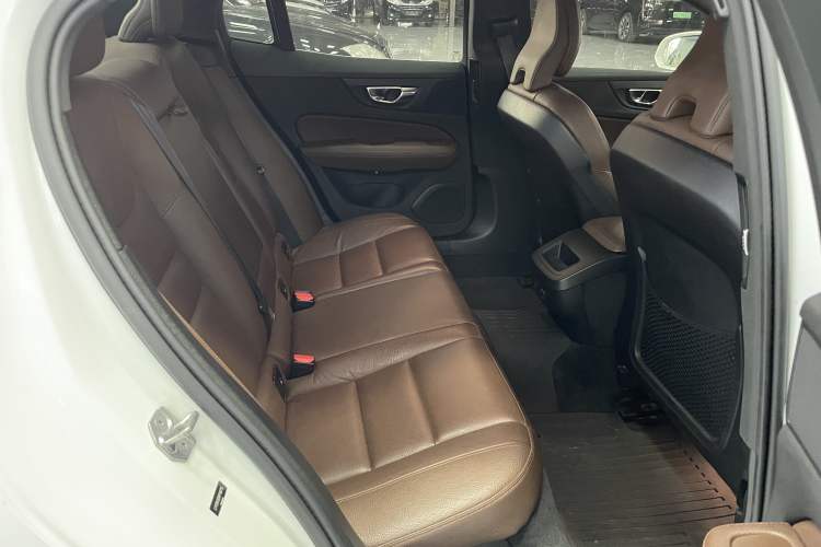 Used Volvo S60 2022 B4 Zhiyuan Luxury Edition
