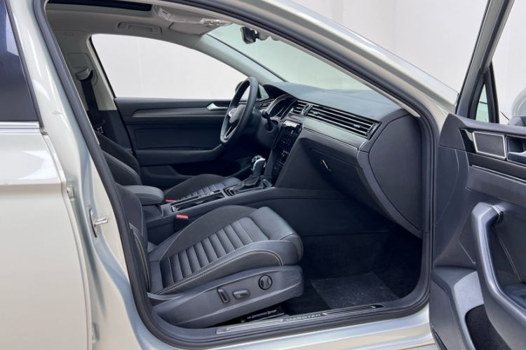 Used Volkswagen Magotan 2020 330TSI DSG Leading Model
