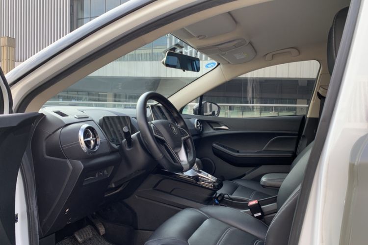 Used BYD Yuan New Energy 2019 EV535 Smart Connect Trendsetting Model
