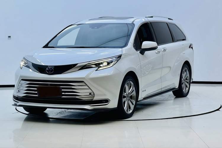 Used Toyota Sienna 2021 2.5L Hybrid Platinum Edition