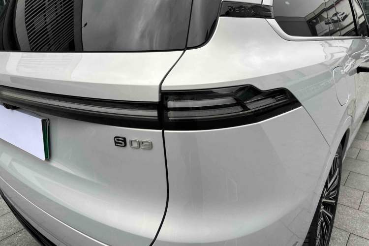 Used Deepal S09 2025 Four-Wheel Drive Ultra+ Custom Edition
