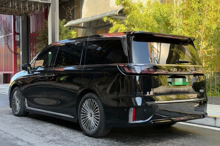 Used VOYAH Dream 2025 PHEV Four-Wheel-Drive Flagship Kunpeng Edition
