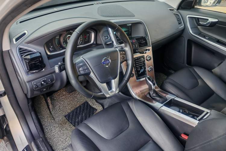 Used Volvo XC60 2017 T5 Smart Upgrade Edition