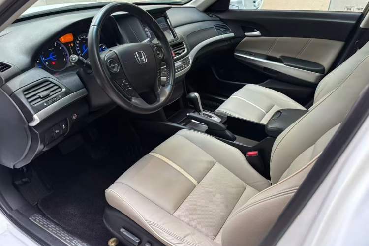 Used Honda Crosstour 2014 2.4L Luxury Edition
