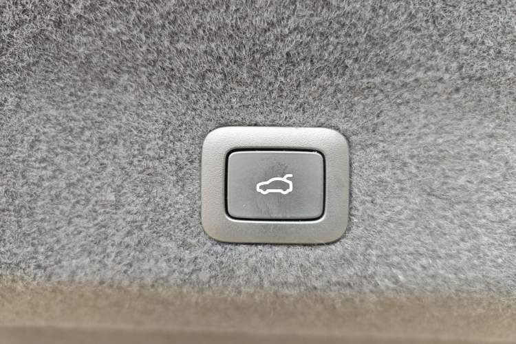 Used  SU7 2024 Rear-Drive Ultra-Long Range Advanced Pro-Level Intelligent Driving Version
