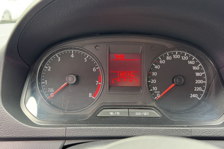 Used Volkswagen Jetta 2015 Zhuihui Edition 1.4L Manual Fashion Model
