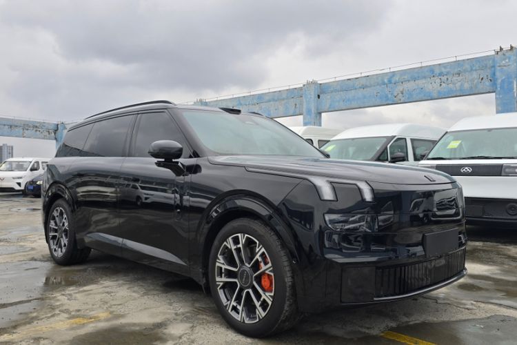 Used Lynk & Co 900 2025 2.0T Ultra
