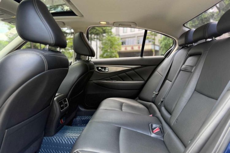 Used Infiniti Q50L 2018 2.0T Enjoyment Version China VI Standard
