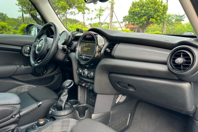 Used  MINI 2015 1.5T COOPER Fun Five-Door Edition
