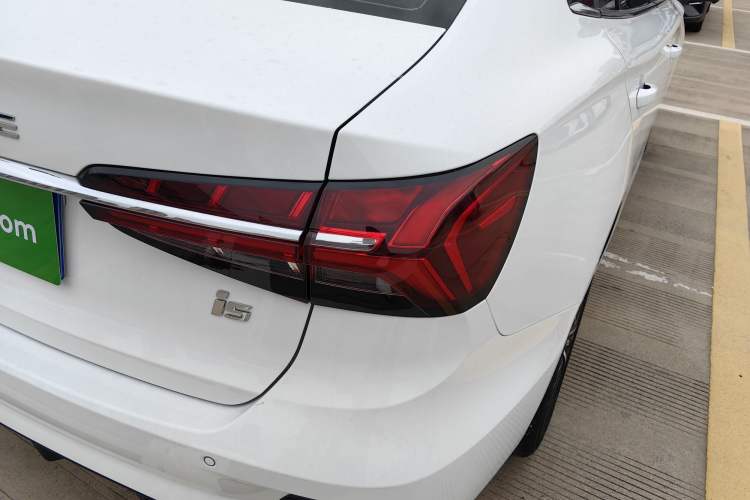 Used Roewe i5 2021 Revised Version 1.5L CVT Diamond Edition
