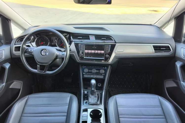 Used Volkswagen Touran 2018 Volkswagen Touran L 280TSI DSG Comfort Edition 7-seater