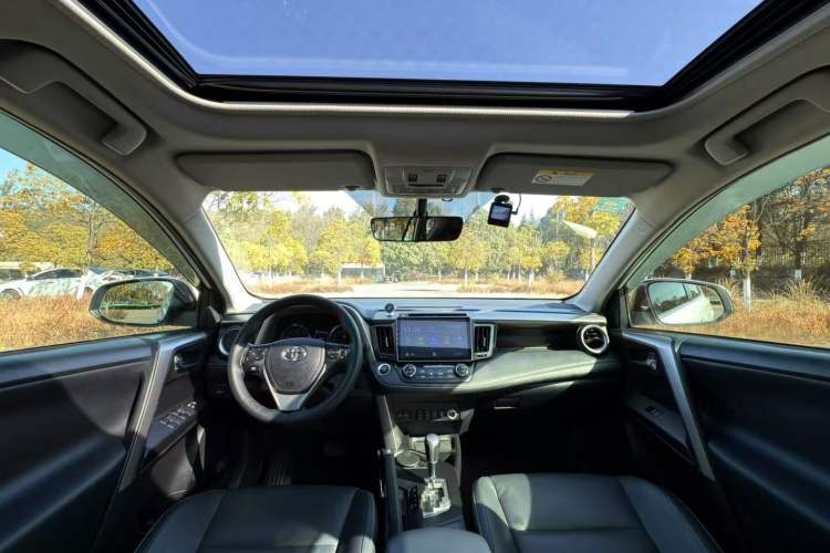 Used Toyota RAV4 2016 2.0L CVT Two-Wheel Drive Smart Edition China V Standard
