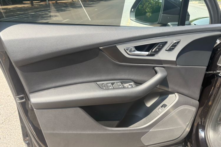 Used Audi Q7 2019 45 TFSI Comfort Model
