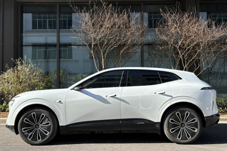 Used  07 2024 Ultra Range-Extended Four-Wheel Drive