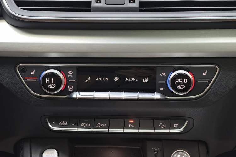 Used Audi Q5L 2020 Updated 40 TFSI Prestige Fashion Edition
