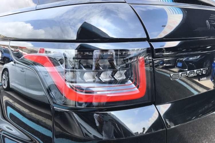 Used Land Rover Range Rover Sport 2022 3.0 L6 YAO Black Edition
