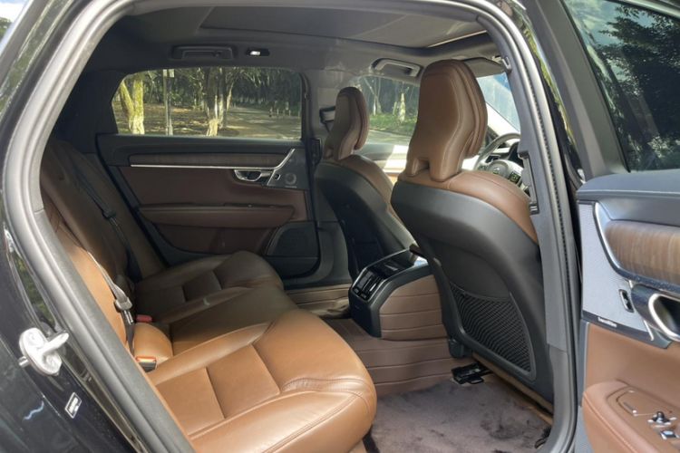 Used Volvo S90 2023 B5 Luxury Smart Edition
