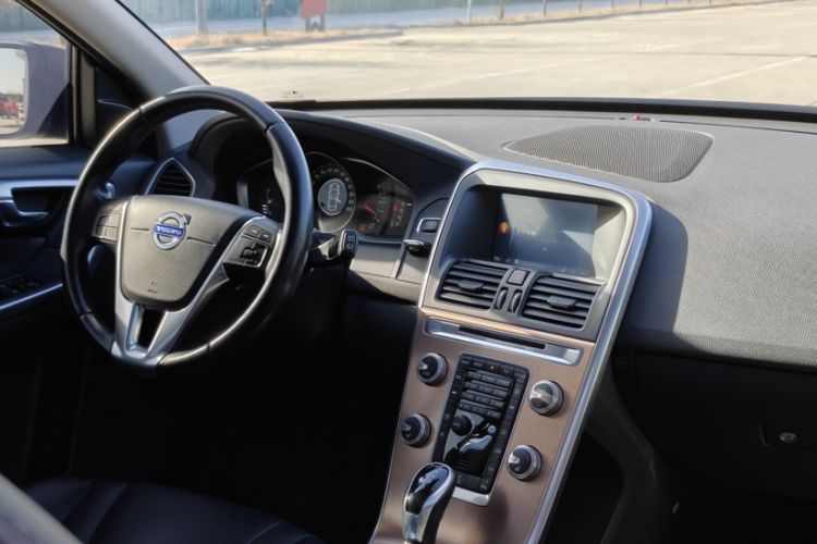 Used Volvo XC60 2015 T5 Smart Upgrade Model
