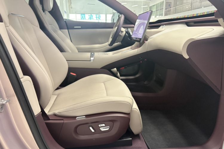 Used  YU7 2025 Ultra-Long Range All-Wheel Drive Pro Version
