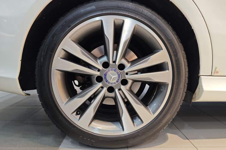 Used Mercedes-Benz E-Class 2015 Facelift E 200 L Sport Edition