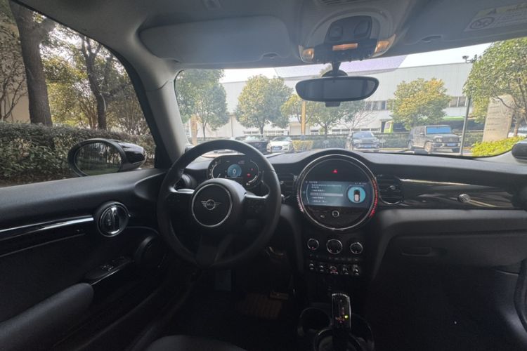 Used MINI MINI 2023 1.5T COOPER Artist
