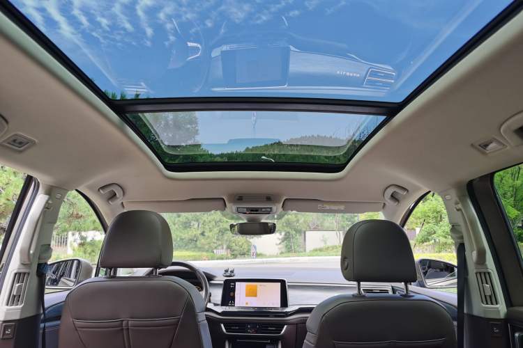 Used Volkswagen Viloran 2022 330TSI Luxury Edition
