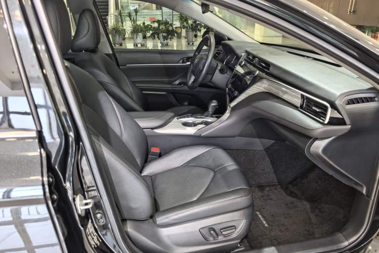 Used Toyota Camry 2019 Revised Version Dual-Engine 2.5 HG Luxury Edition