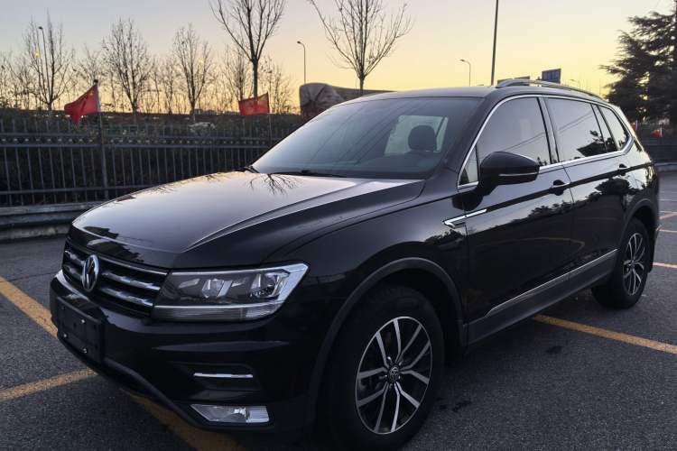 Used Volkswagen Tiguan L 2017 330TSI Automatic Two-Wheel Drive Luxury Edition