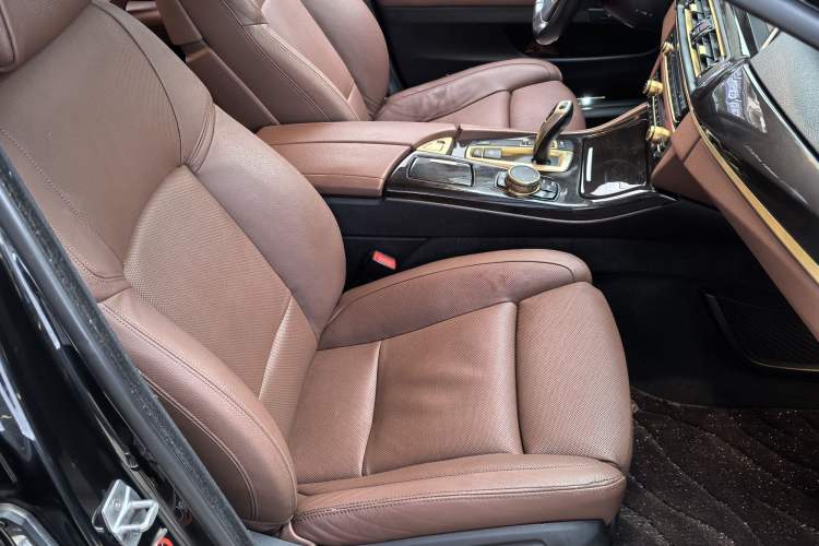 Used BMW 5 Series 2014 535Li Leading Model
