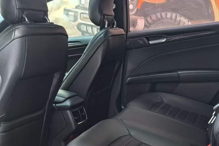 Used Ford Mondeo 2013 2.0L GTDi 200 Luxury Model