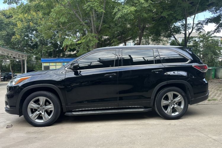 Used Toyota Highlander 2017 2.0T Two-Wheel Drive Luxury Edition 7 Seats
