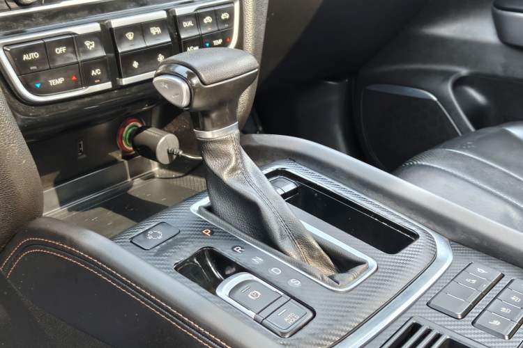 Used GAC Trumpchi GS7 2017 320T Two-Wheel-Drive Luxury Smart Connectivity Model
