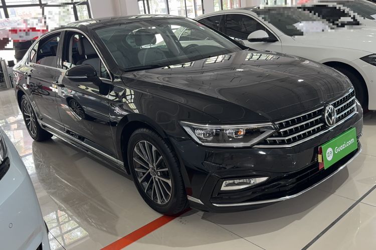 Used Volkswagen Magotan 2023 2 Million Units Limited Edition 330TSI DSG Leading Version
