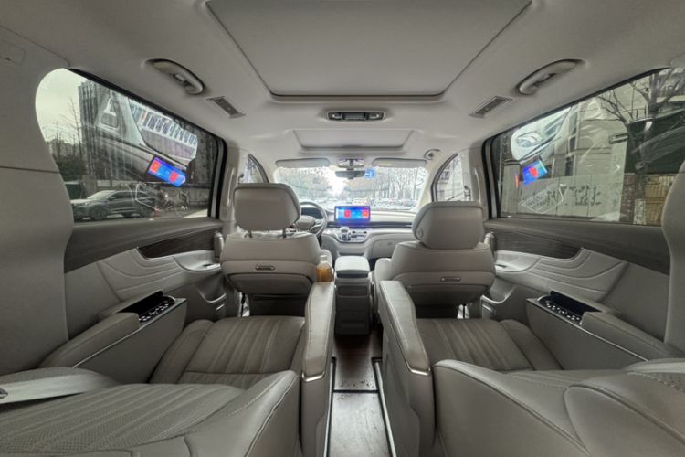 Used Roewe iMAX8 2023 400TGI Comfort Edition
