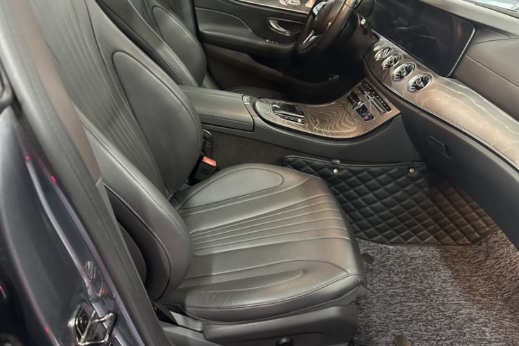 Used Mercedes-Benz CLS 2018 CLS 300 Luxury Model
