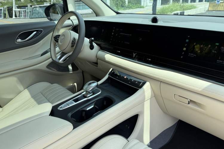 Used VOYAH Dream 2022 Low-Carbon Edition Dream+ Smart Enjoyment Package
