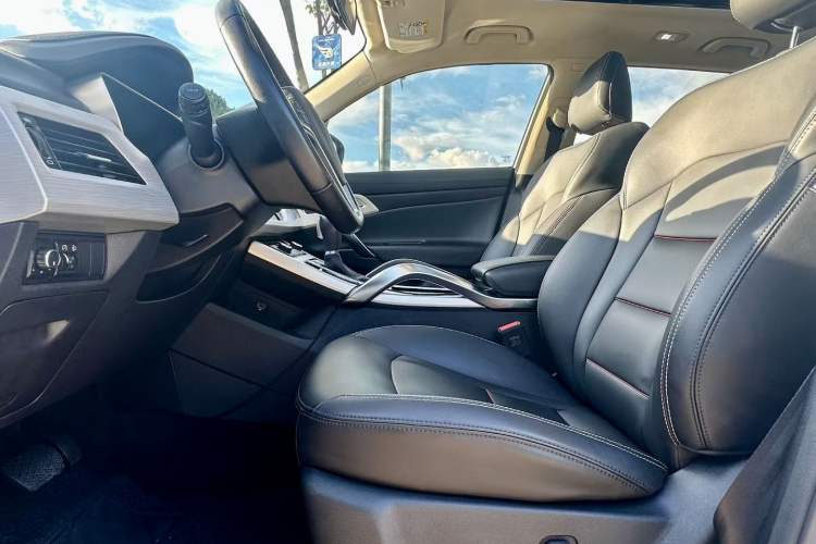 Used Geely Auto Emgrand X7 Sport 2018 1.8TD Automatic Two-Wheel Drive Smart Connect 4G Internet Edition
