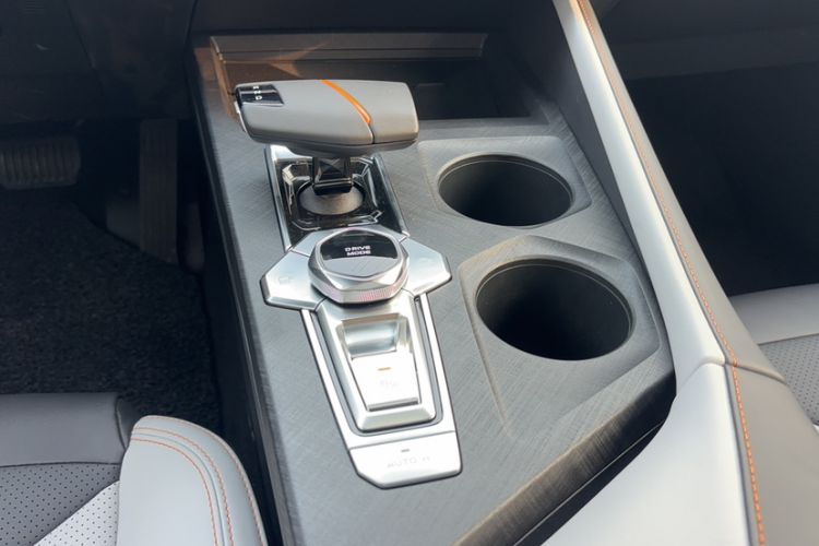 Used Changan UNI-V iDD 2024 Blue Whale Smart Electric iDD 136km Luxury Model