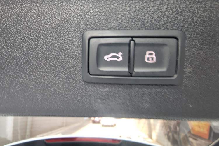 Used Audi Q3 2018 30th Anniversary Edition 35 TFSI quattro all-wheel-drive sport model
