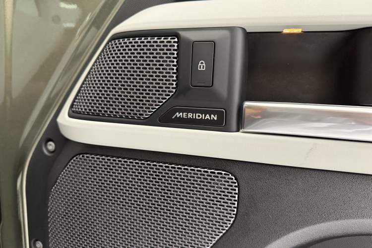 Used Land Rover Defender 2023 Revised Version 90 3.0T P400 Dark Edition