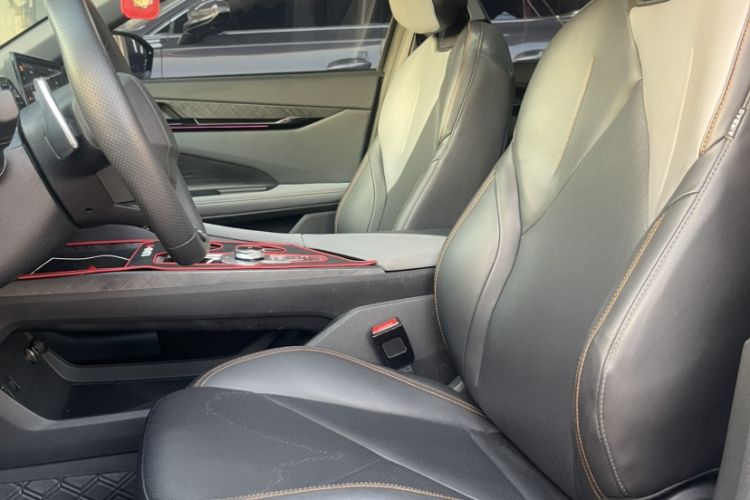 Used Changan UNI-V 2022 1.5T Prestige Version
