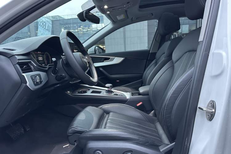 Used Audi A4L 2020 40 TFSI Luxury Dynamic Model
